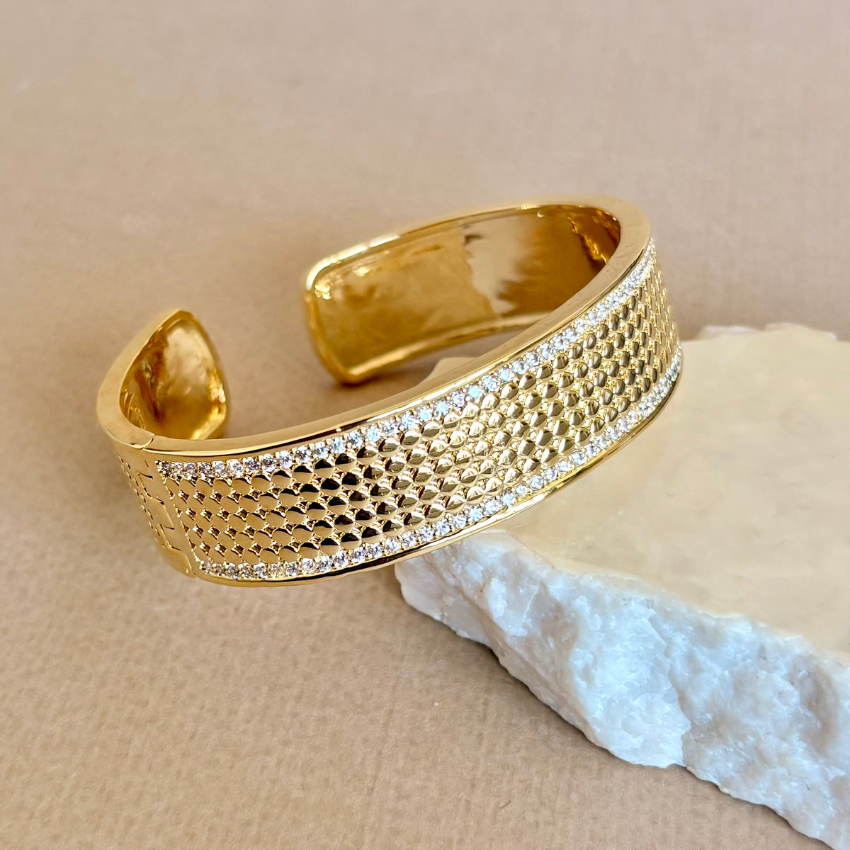 Lumévia | Gold Plated Bangle