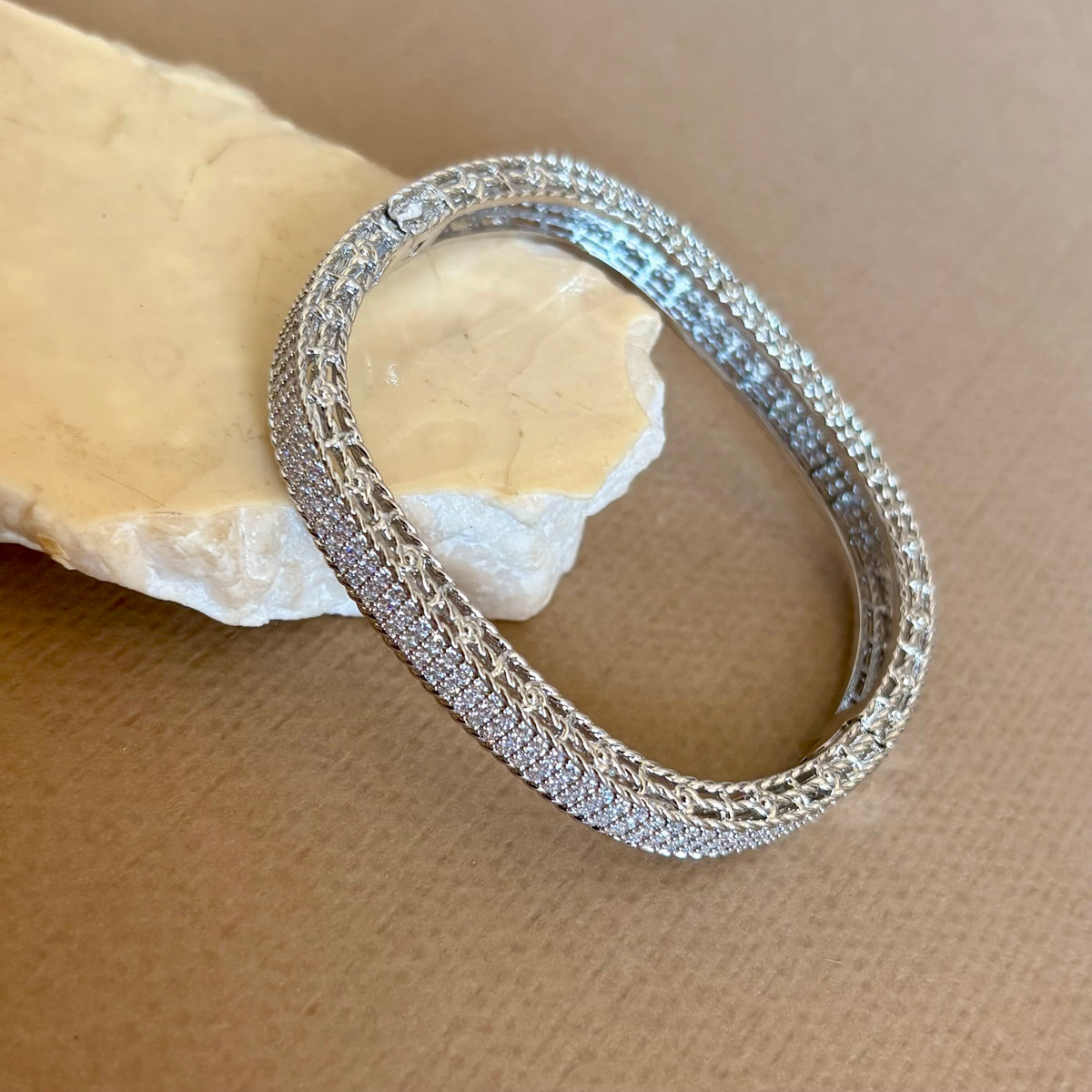 Varnelle 02 | White Gold Plated Bangle