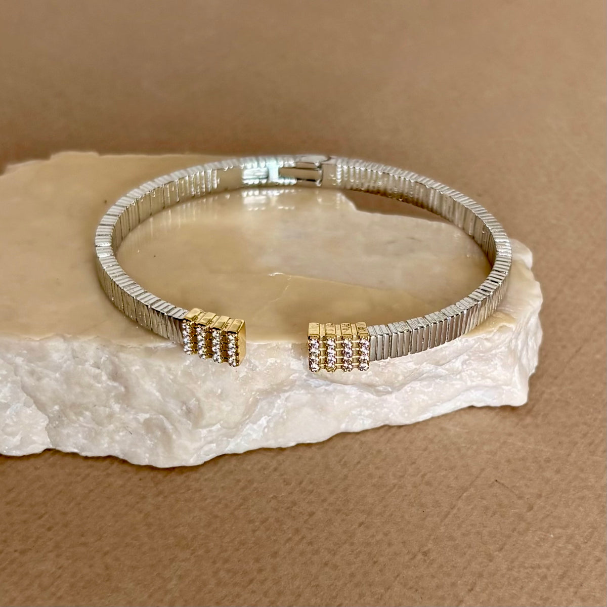Elorine 02 | White Gold Plated Bangle