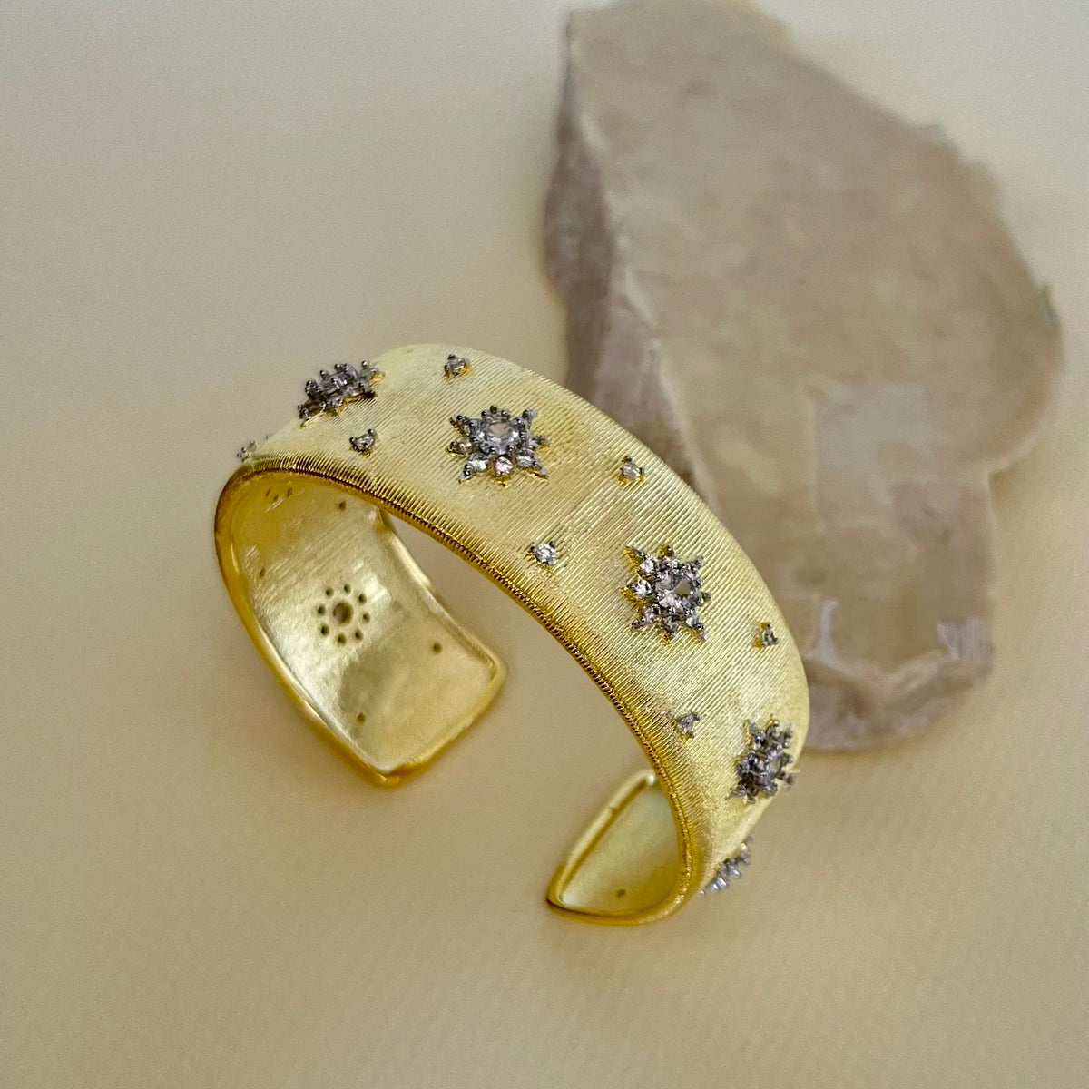 Mother Of Pearl | Gold Plated Bangle