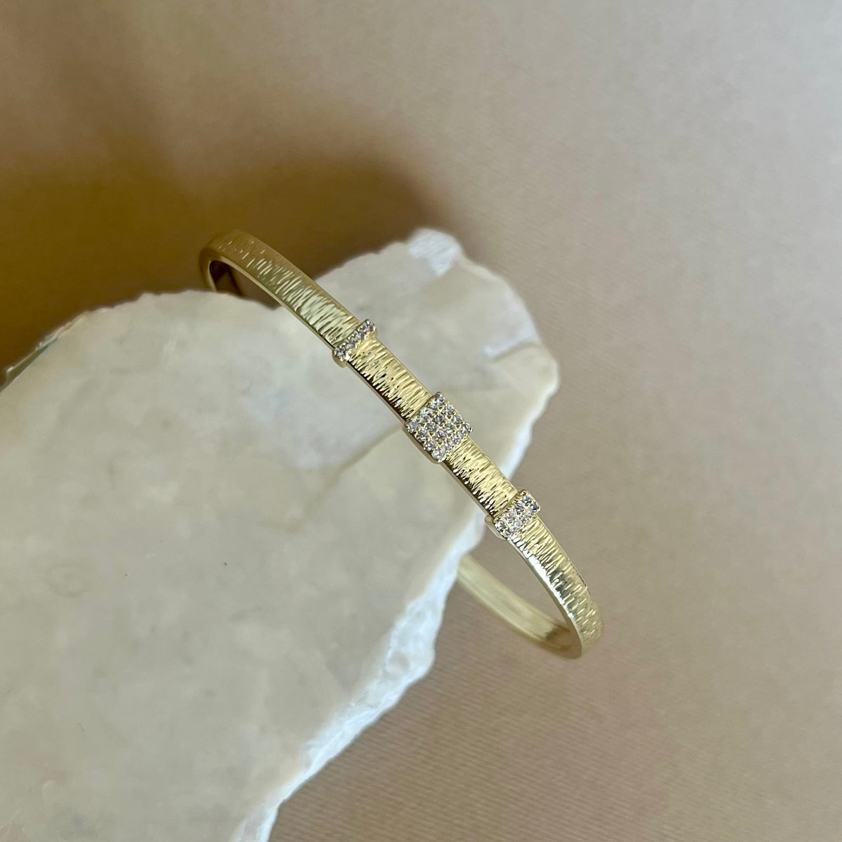 Vika | Gold Plated Bangle