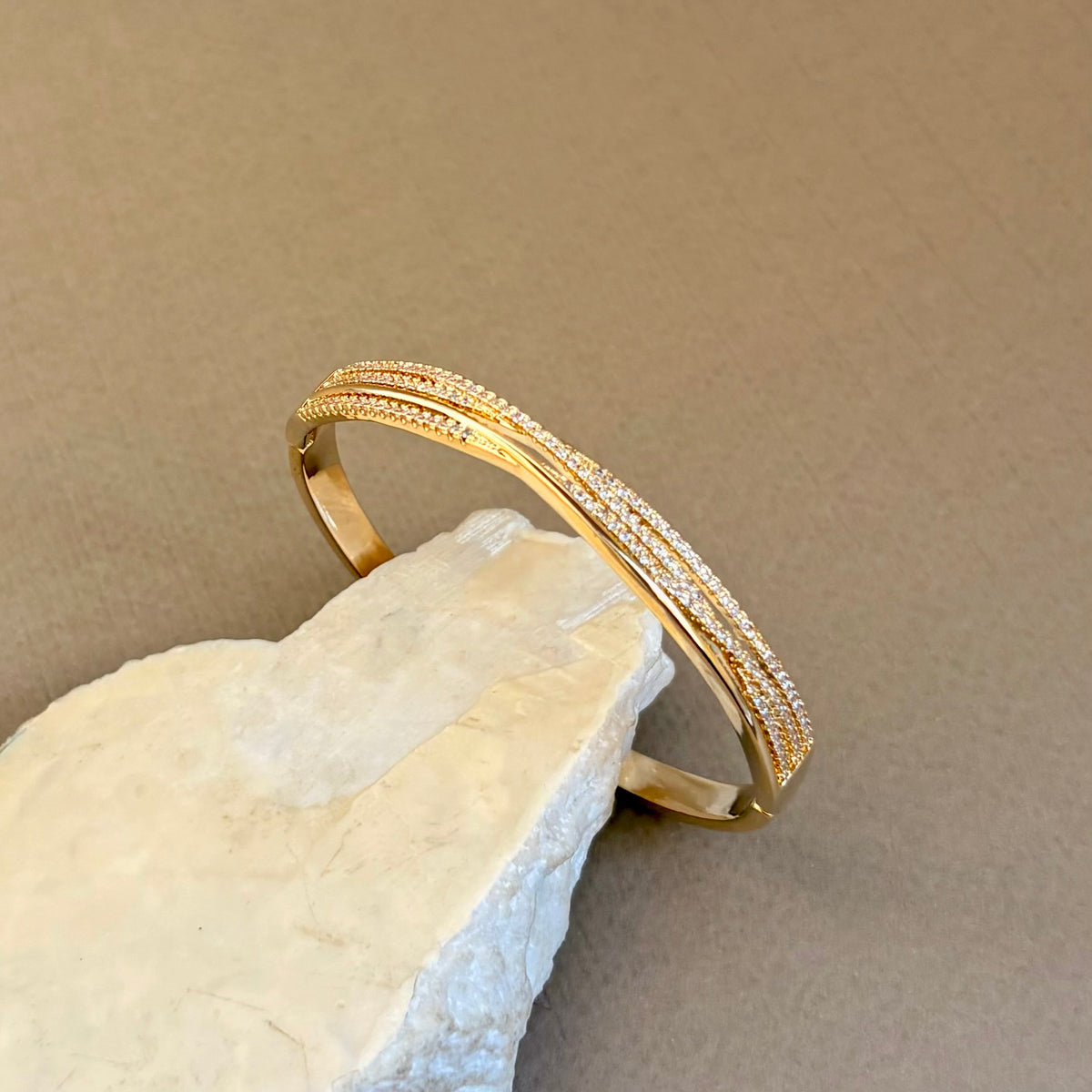 Dravelle | Gold Plated Bangle