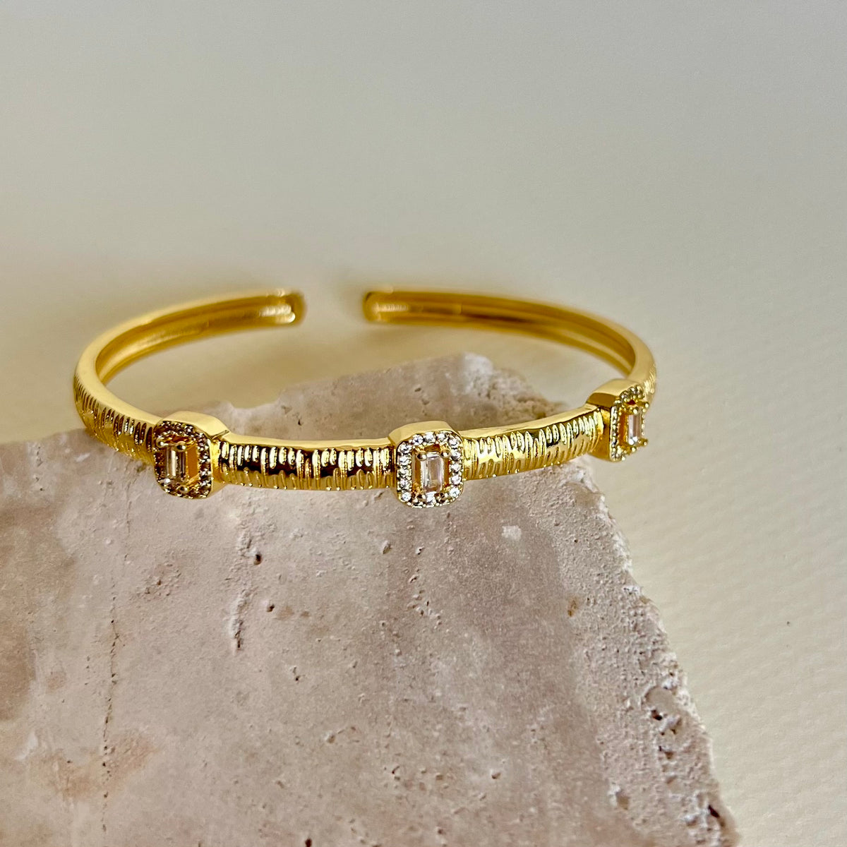 Sola 04 | Gold Plated Bangle