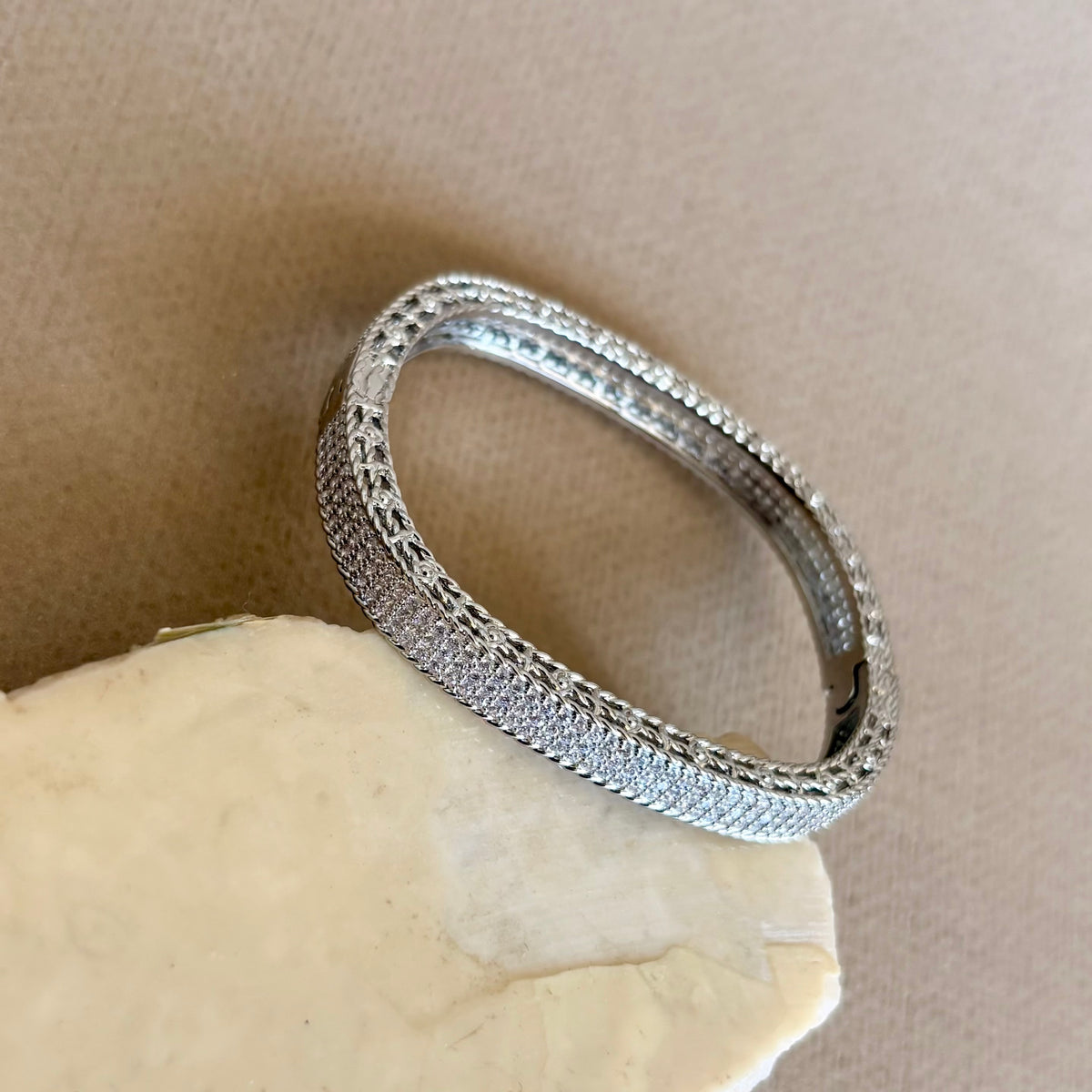 Varnelle 02 | White Gold Plated Bangle