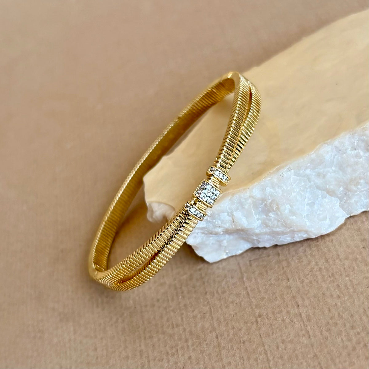Solennea 02 | Gold Plated Bangle