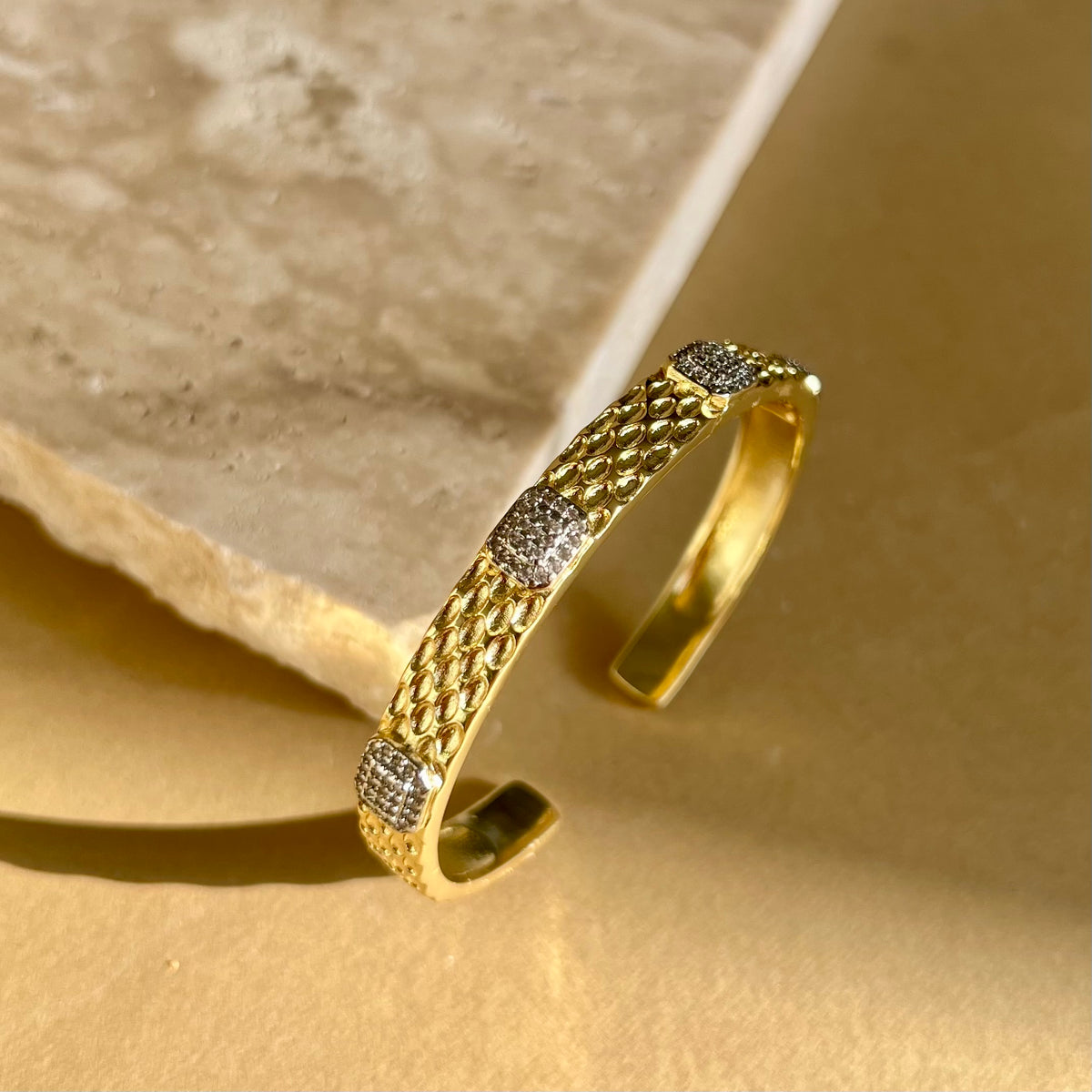 Radioso 03 | Gold Plated Bangle