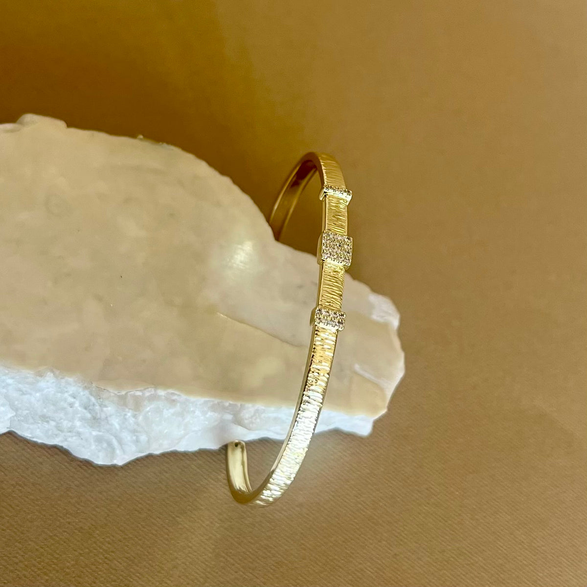 Vika | Gold Plated Bangle