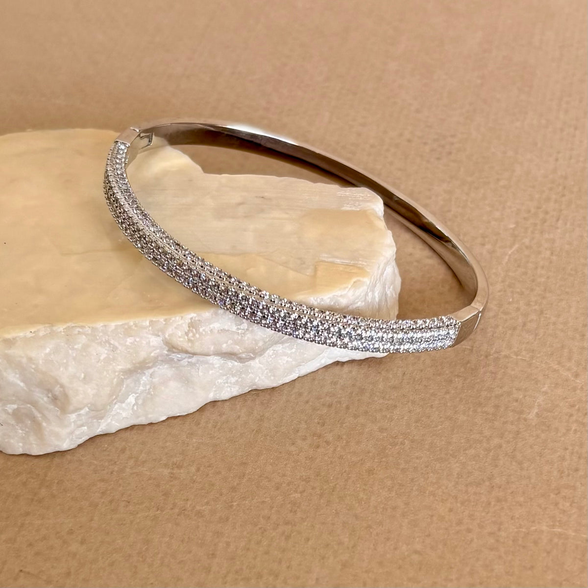 Kaelis | White Gold Plated Bangle