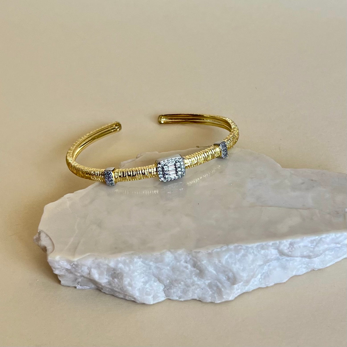 Sola 05 | Gold Plated Bangle