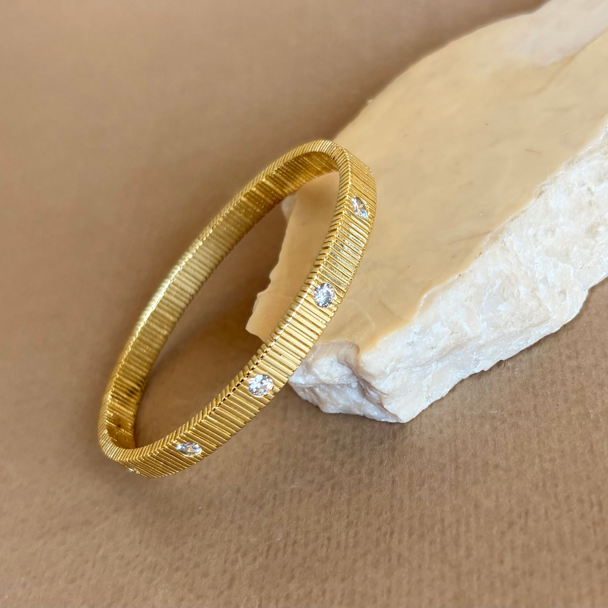 Echo | Gold plated Bangle