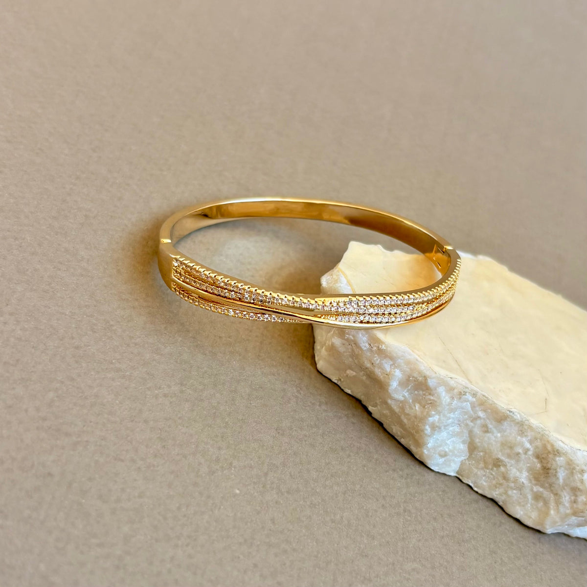 Dravelle | Gold Plated Bangle