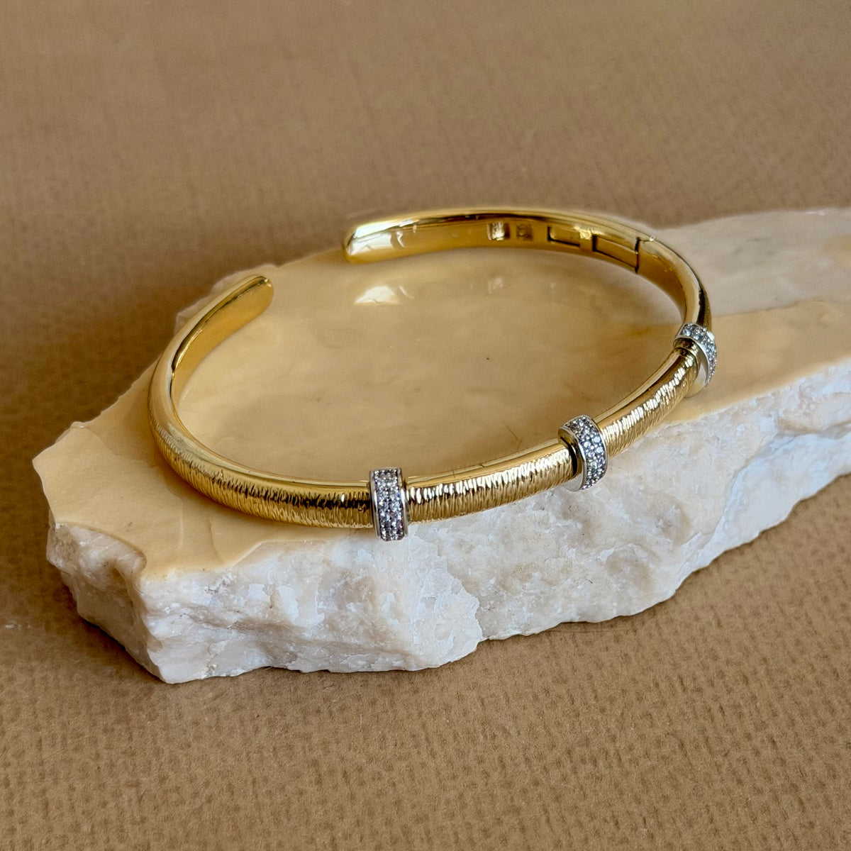 Ravian | Gold Plated Bangle