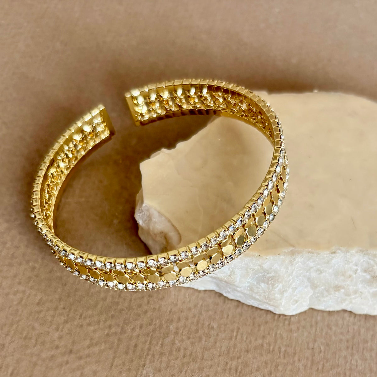 Jalya | Gold Plates Bangle