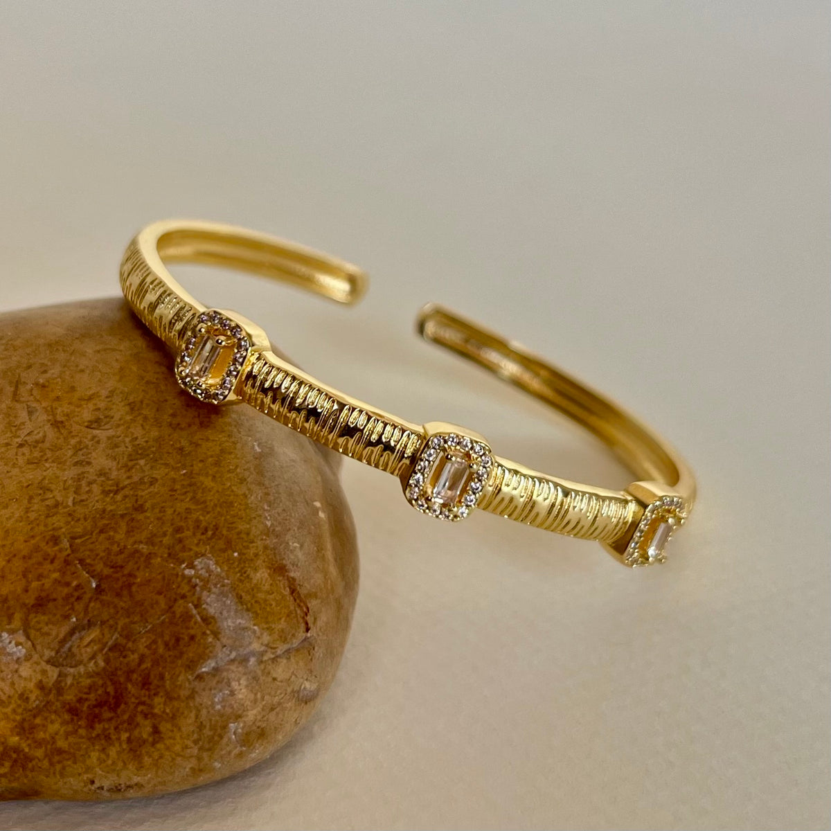 Sola 04 | Gold Plated Bangle