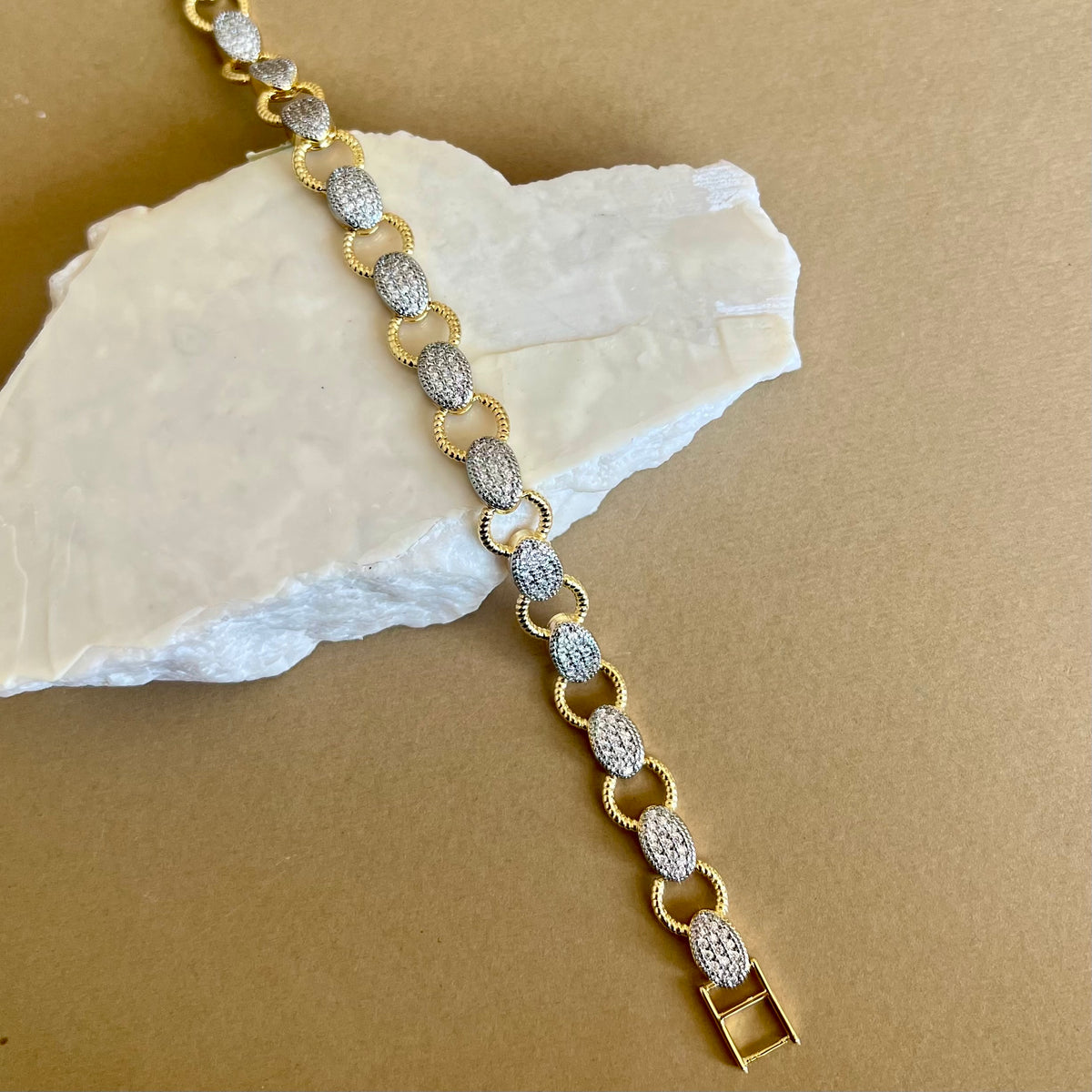 Onyx 02 | Gold Plated Bracelet