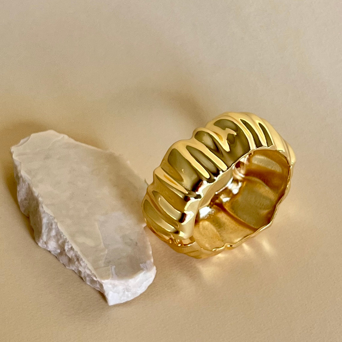 Ondulando 09 | Gold Plated Bangle