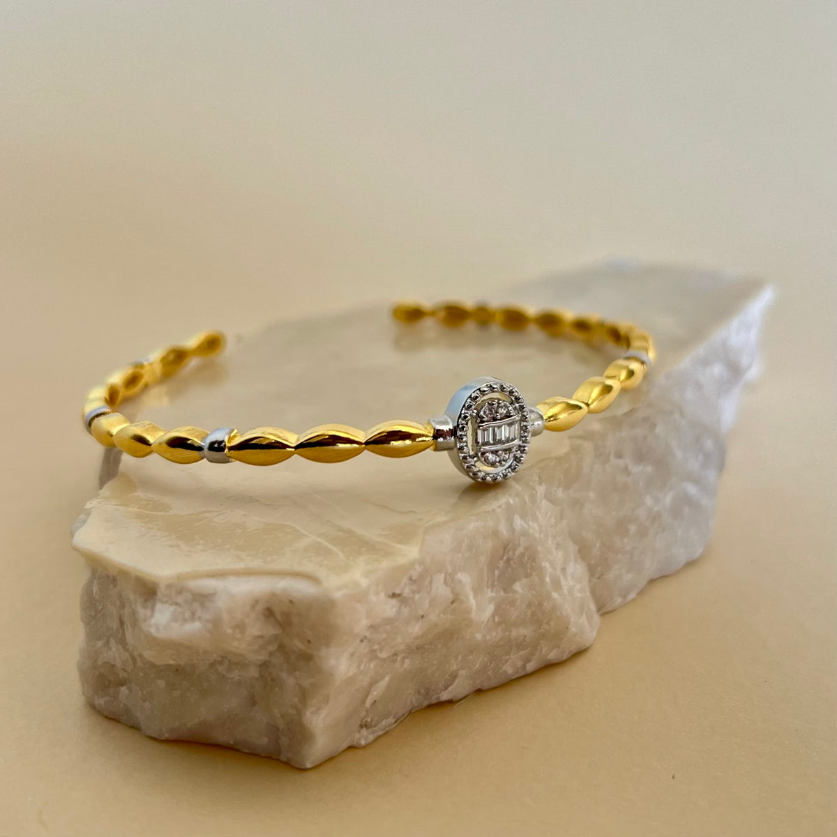 Dorelia 02 | Gold Plated Bangle