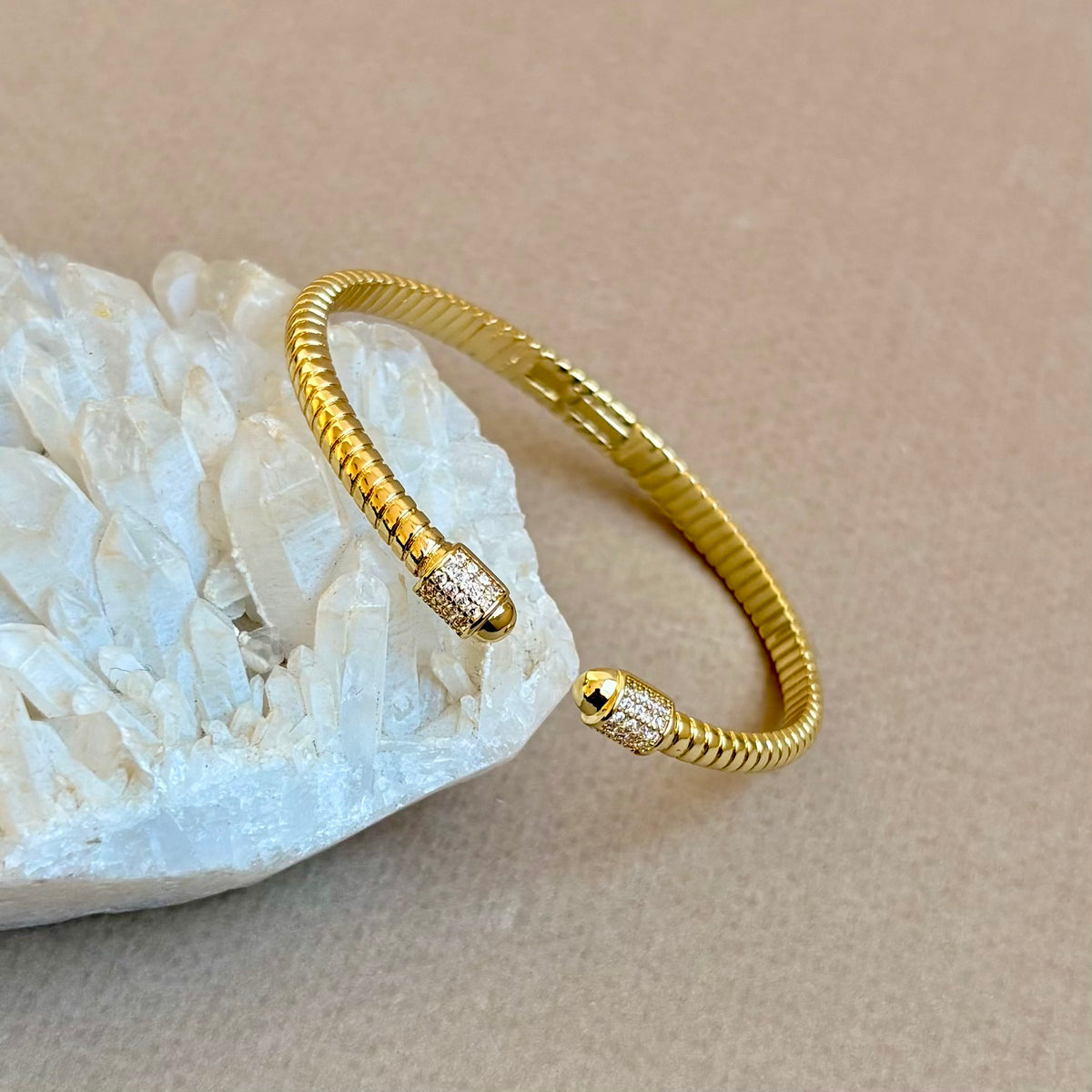 Émbray | Gold Plated Bangle