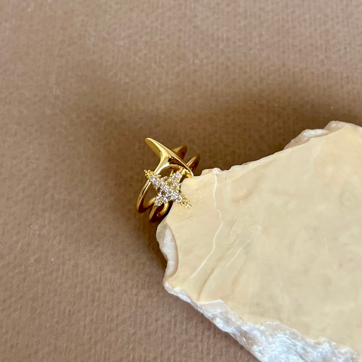 Madera Star 02 | Gold Plated Ring