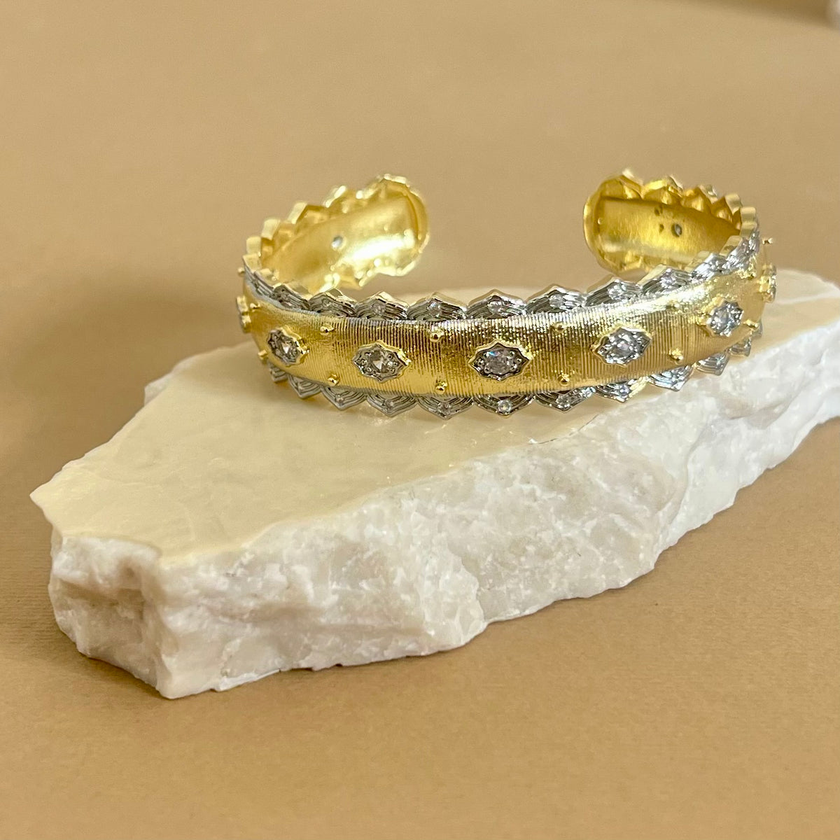 Juicy | Gold Plated Bangle