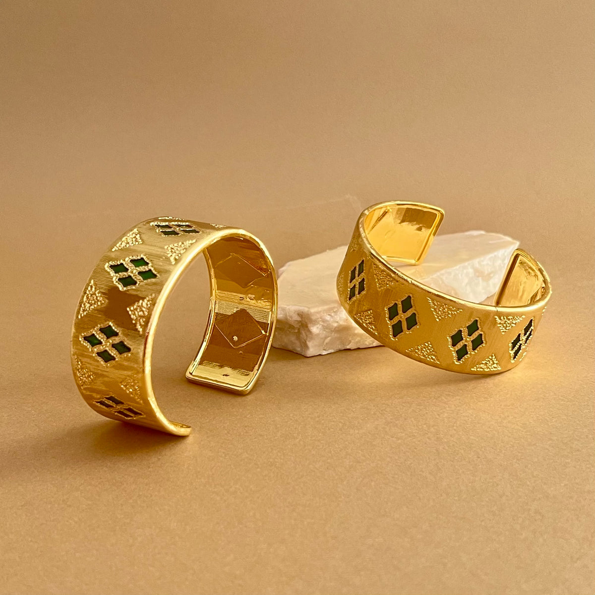 Emerald | Gold Plated bangle