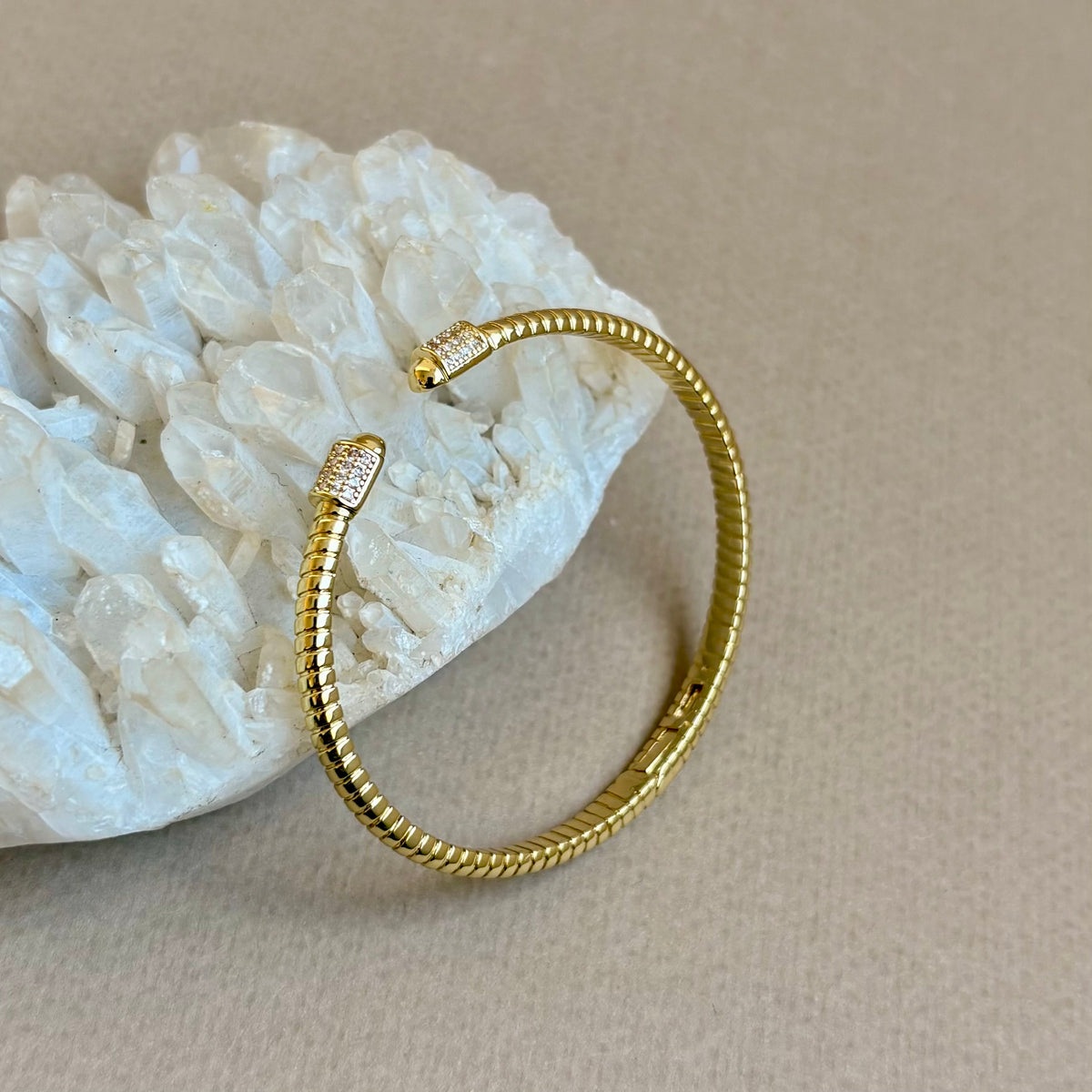 Émbray | Gold Plated Bangle