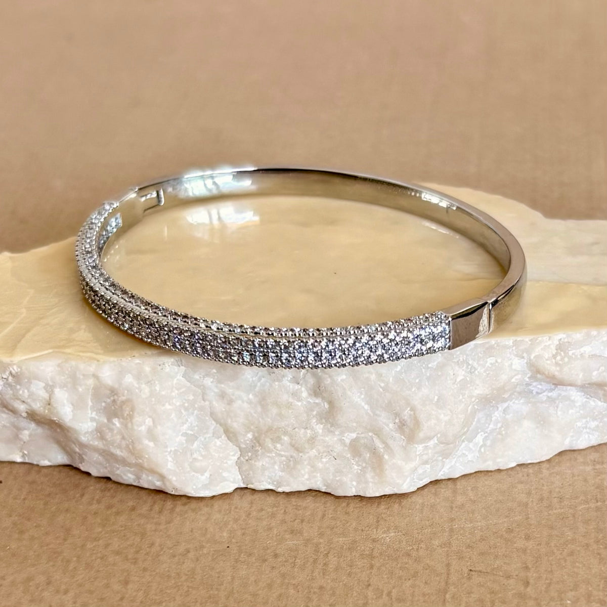 Kaelis | White Gold Plated Bangle