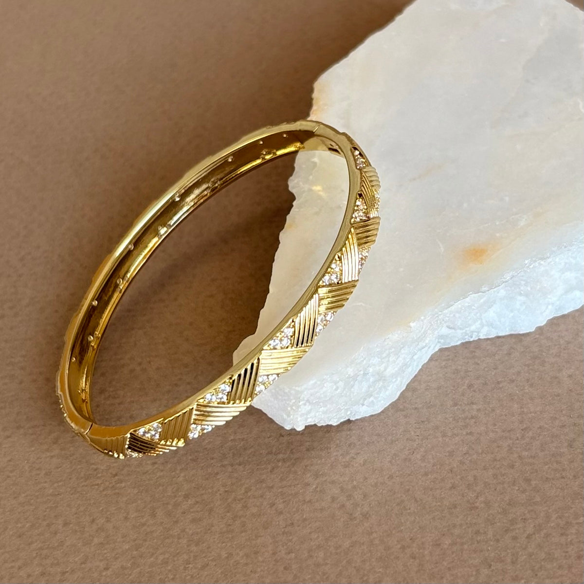 Lumeon | Gold Plated Bangle