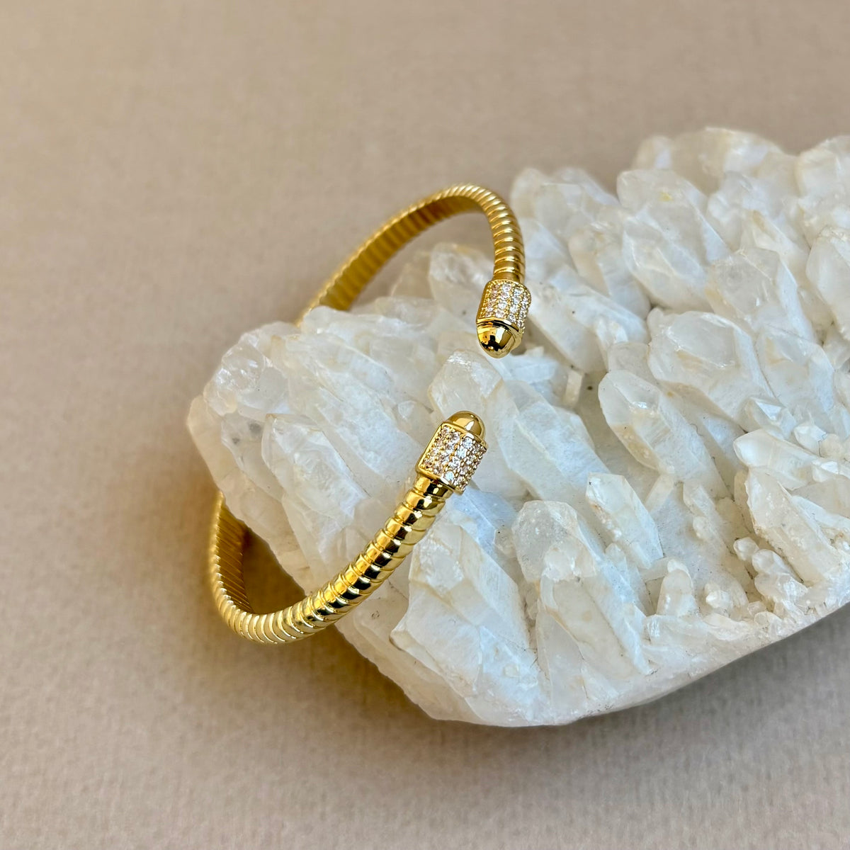 Émbray | Gold Plated Bangle