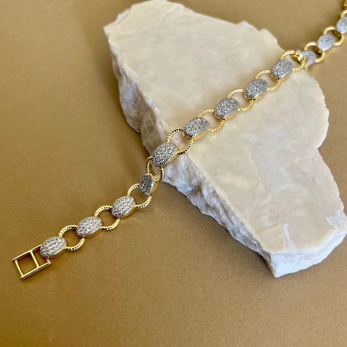 Onyx 02 | Gold Plated Bracelet