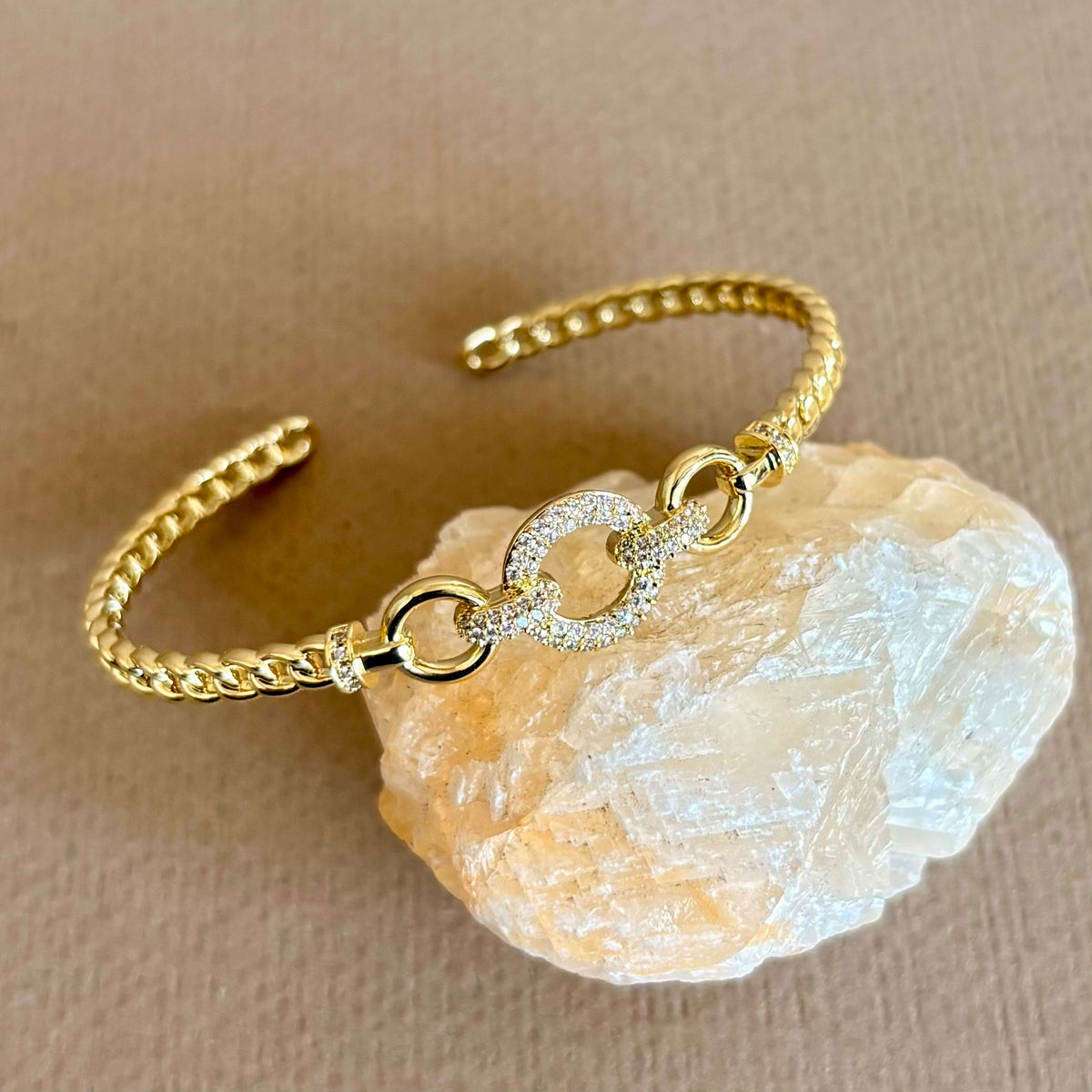 Zareni | Gold Plated Bangle