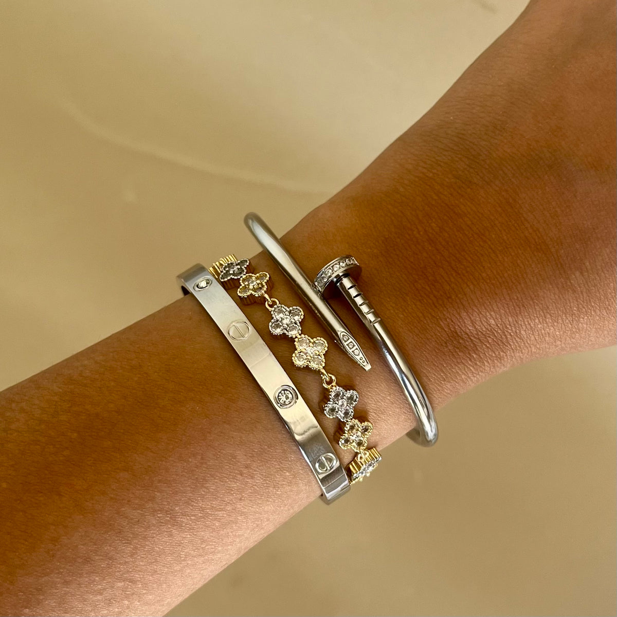 Onyx 03 | Gold Plated Braceletu
