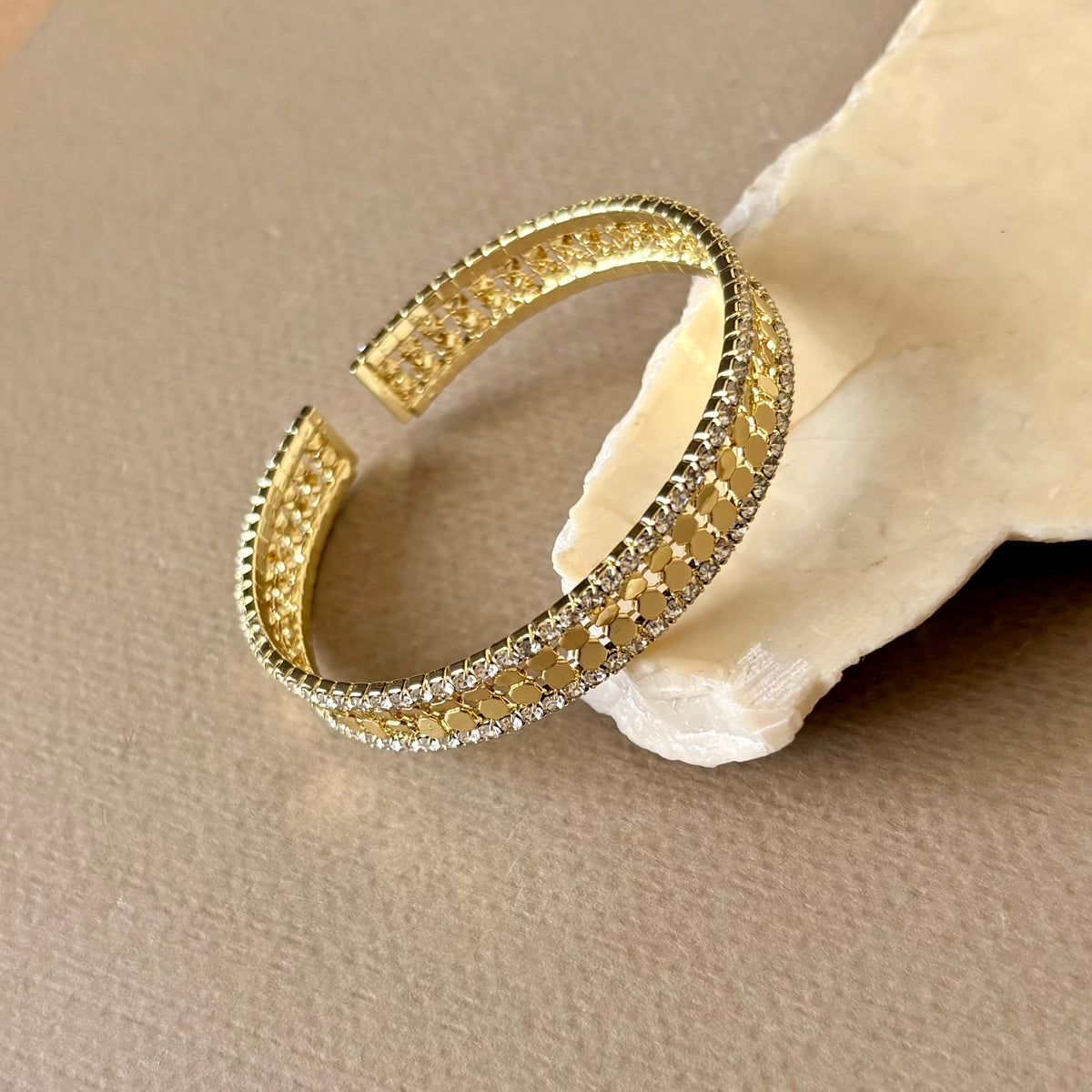 Jalya | Gold Plates Bangle