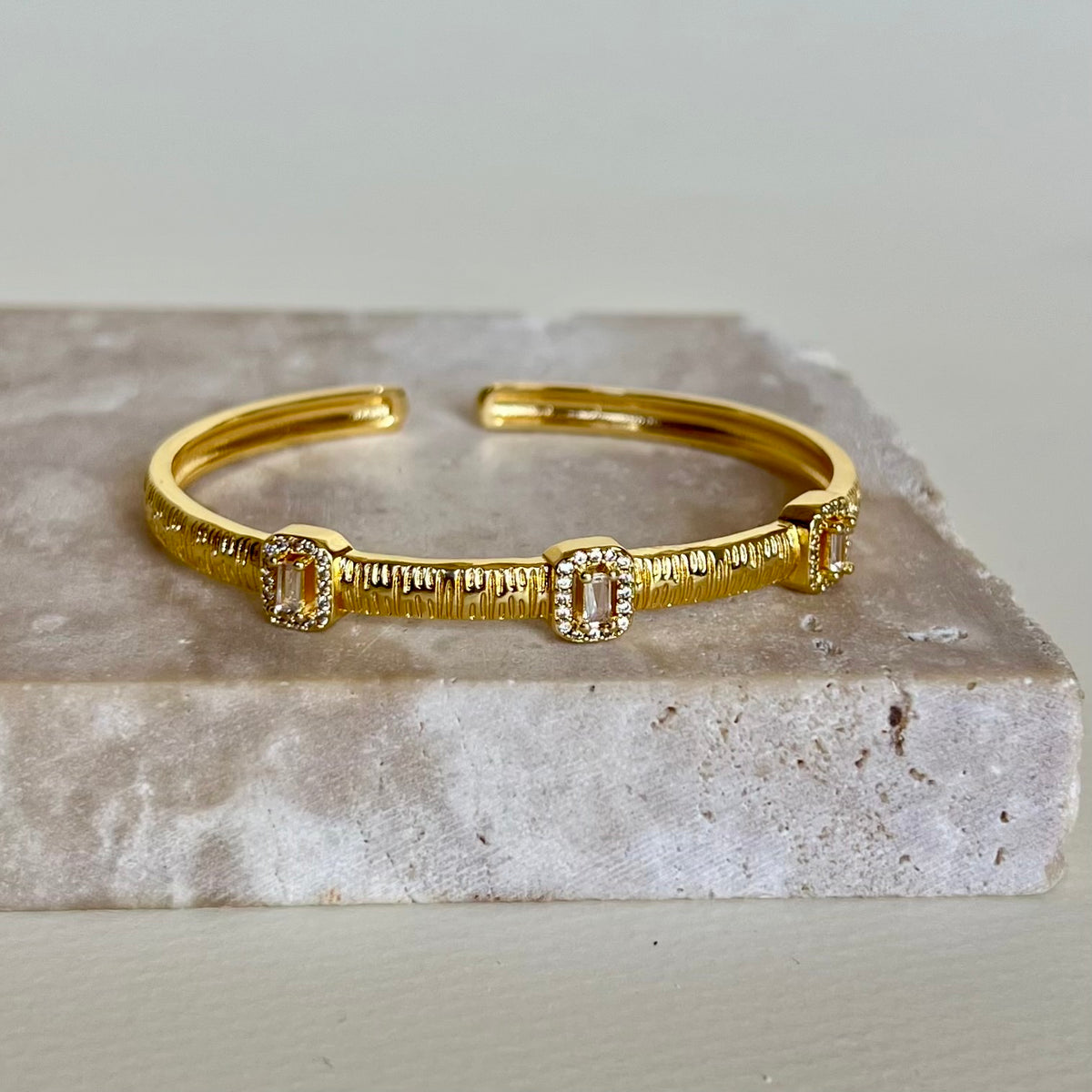 Sola 04 | Gold Plated Bangle