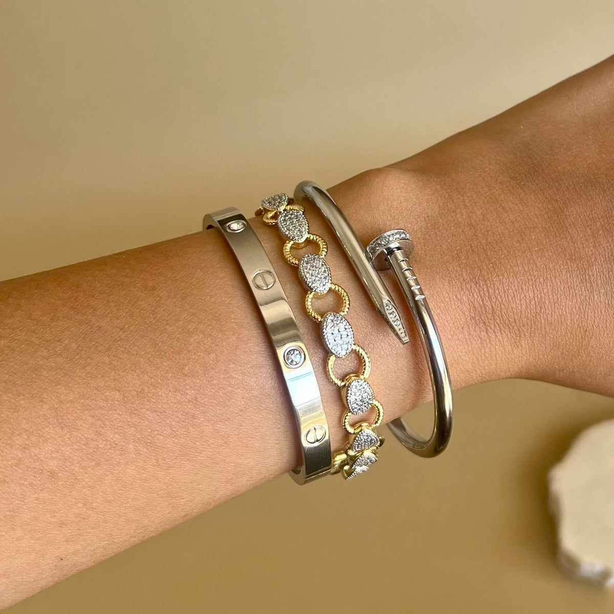 Onyx 02 | Gold Plated Bracelet