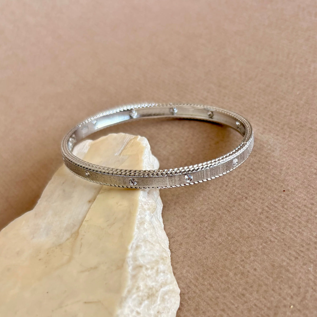 Orlisse 02 | White Gold Plated Bangle