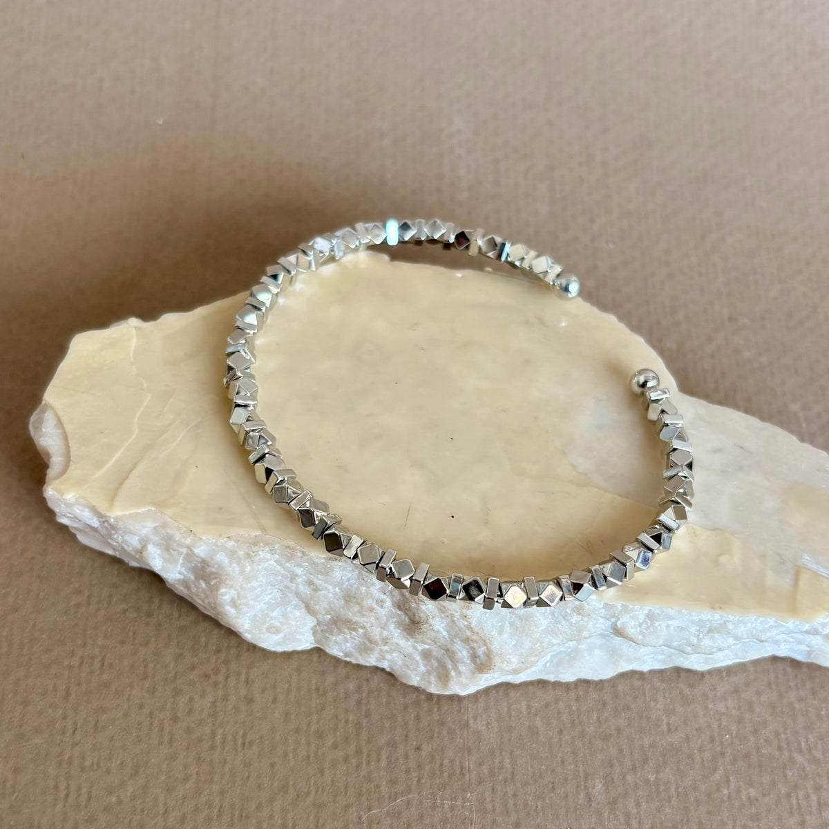 Korin 02 | White Gold Plated Bangle