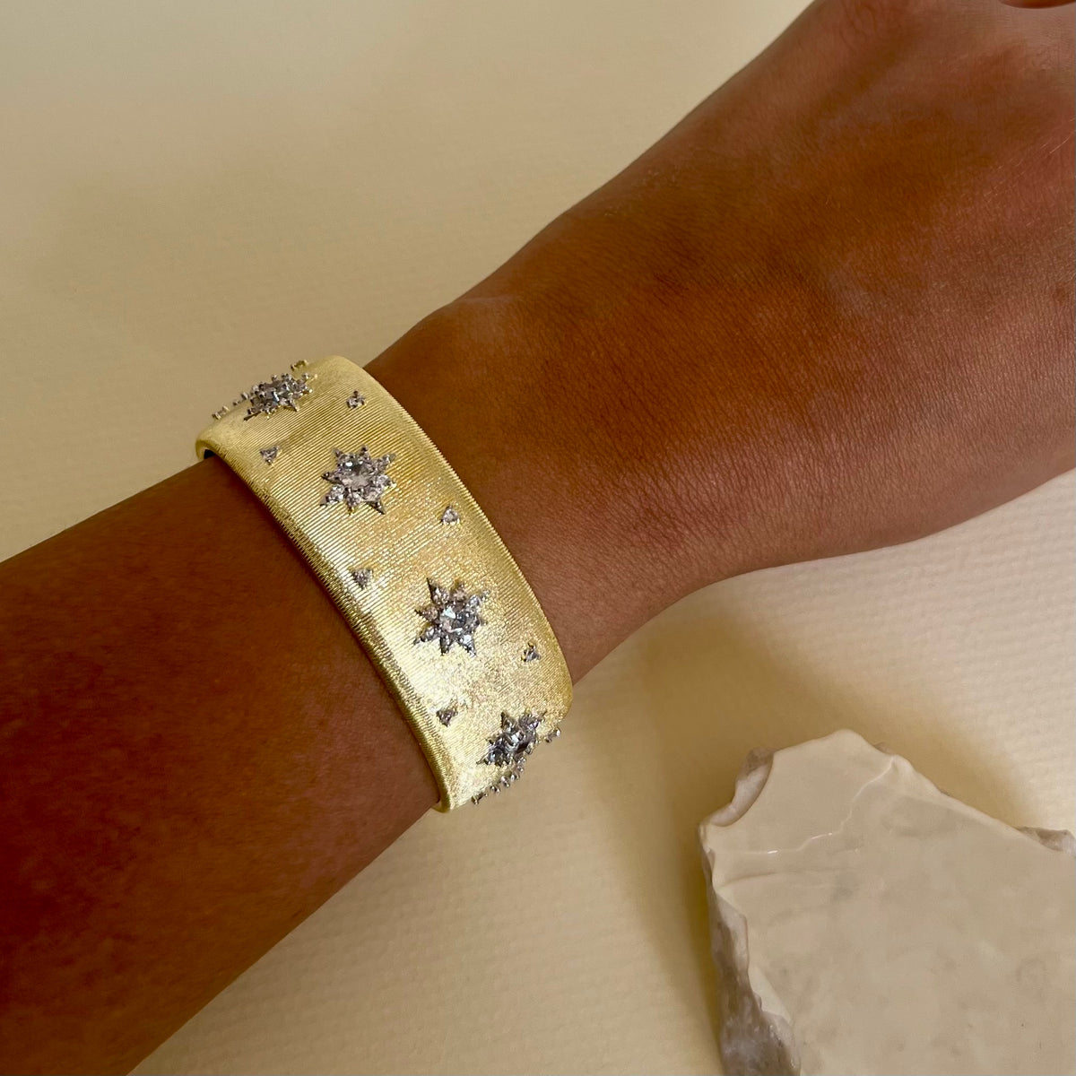 Mother Of Pearl | Gold Plated Bangle