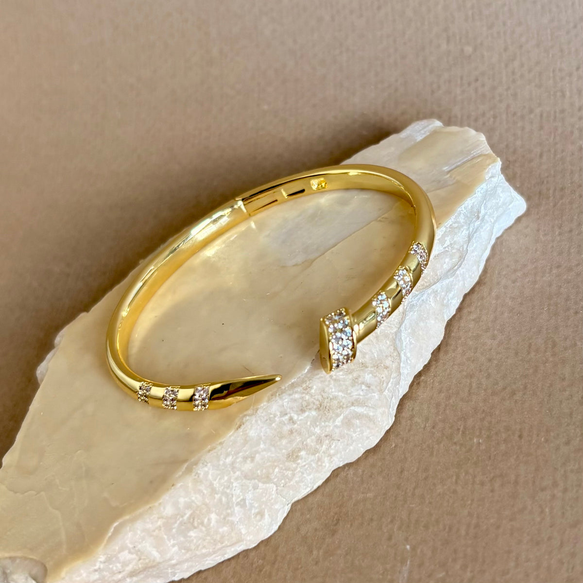 Crystal Chyodo 03 | Gold Plated Bangle