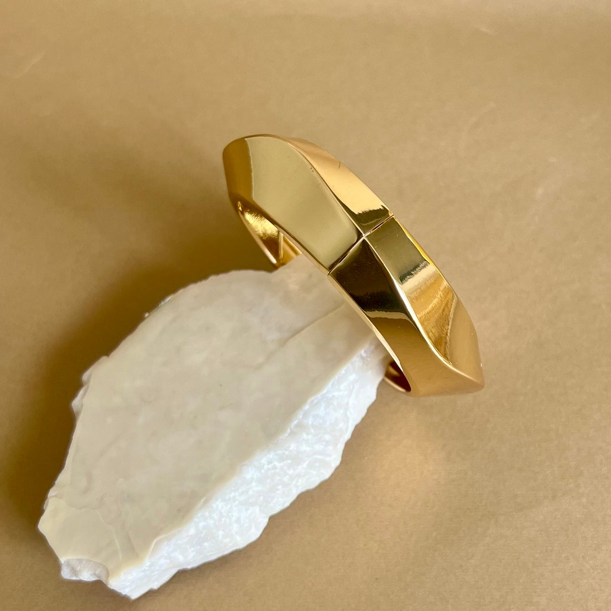 Ondulando 10 | Gold Plated Bangle