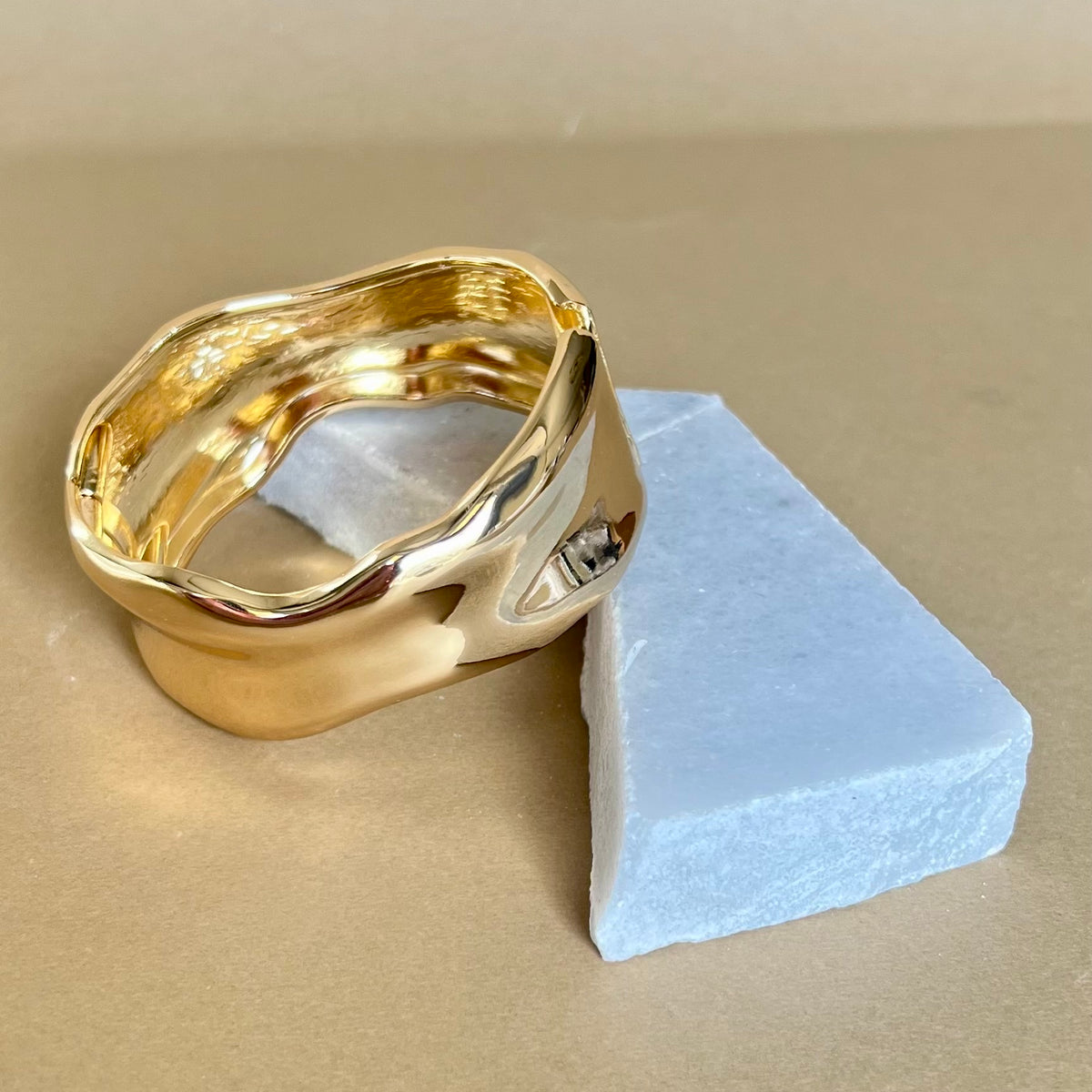 Ondulando 02 | Gold Plated Bangle