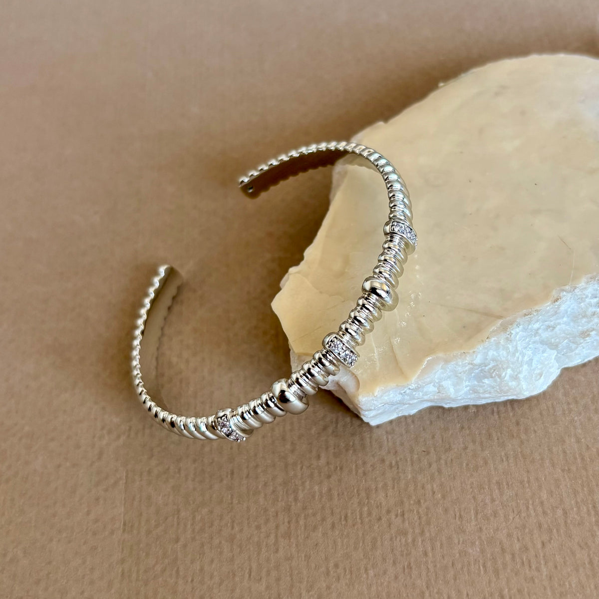 Elyant 02 | White Gold Plated Bangle