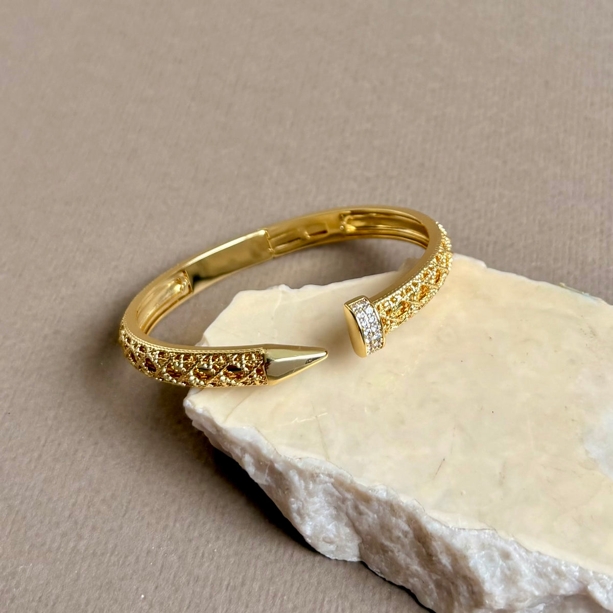 Dareon | Gold Plated Bangle