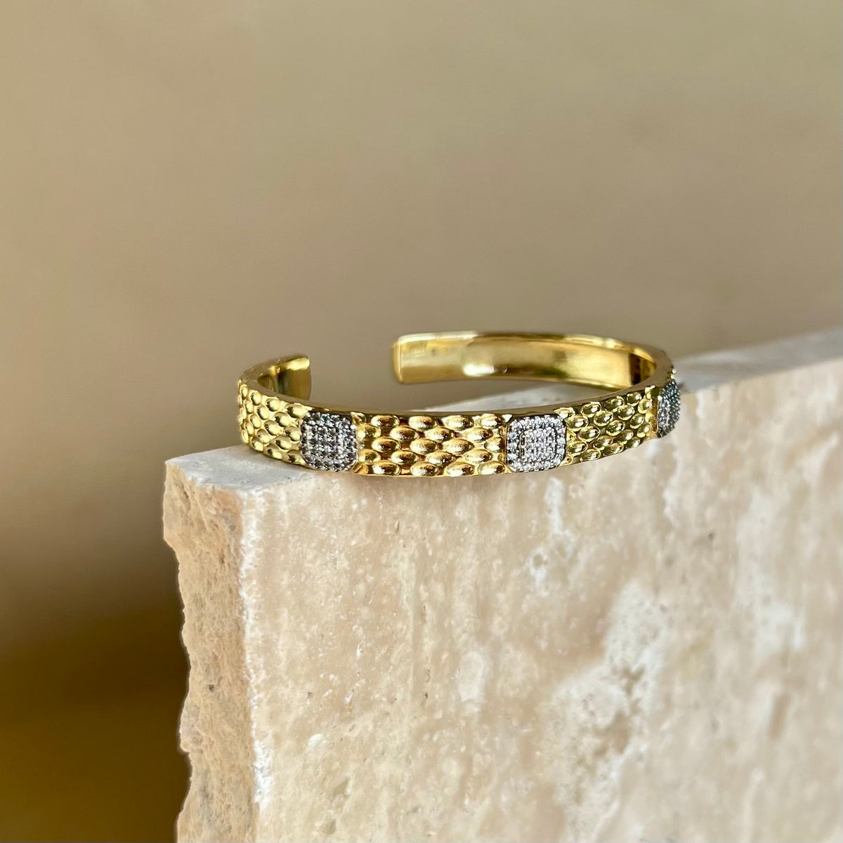 Radioso 03 | Gold Plated Bangle