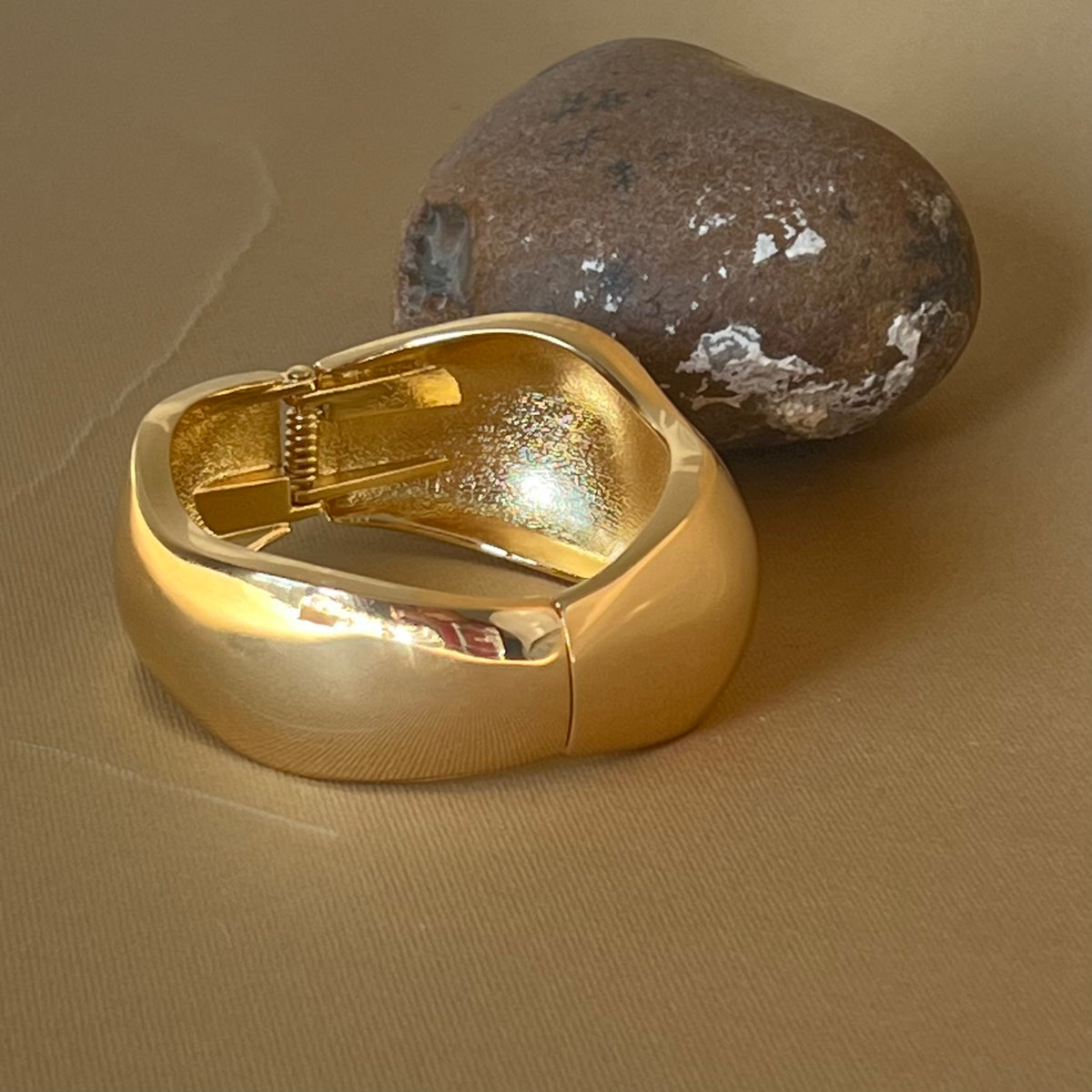 Ondulando 06 | Gold Plated Bangle