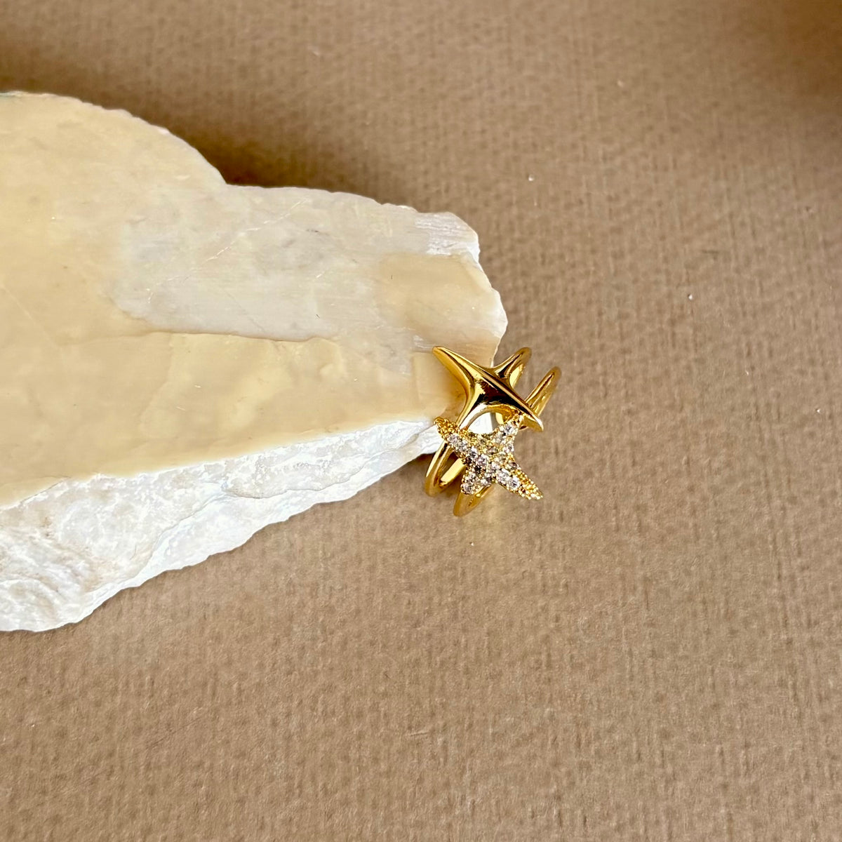 Madera Star 02 | Gold Plated Ring
