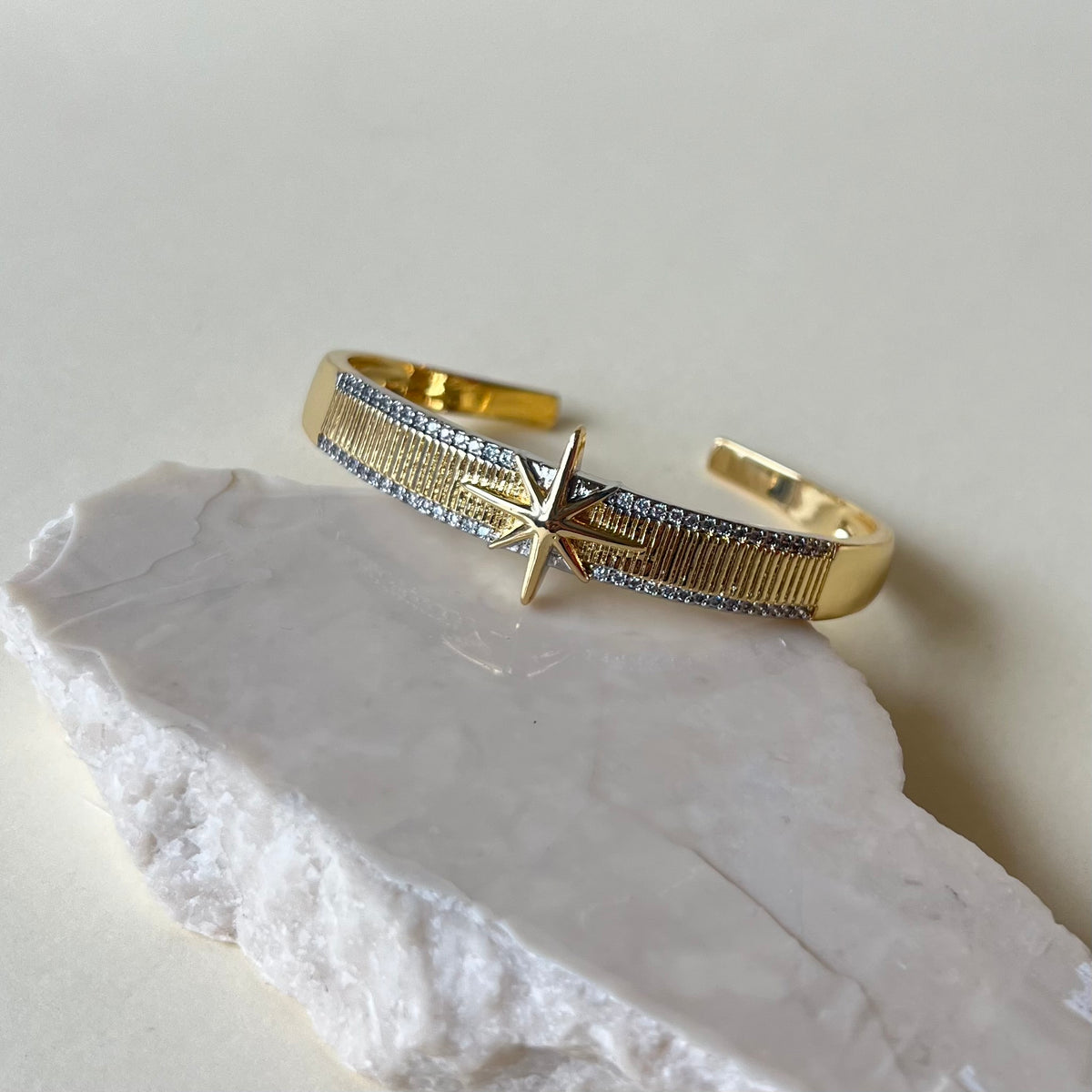 Lucido 02 | Gold Plated Bangle