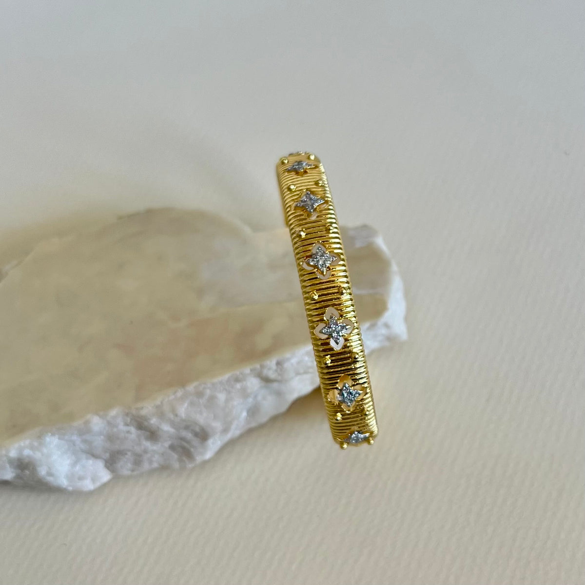 Mother of pearl 04 | Gold Plated Bangle