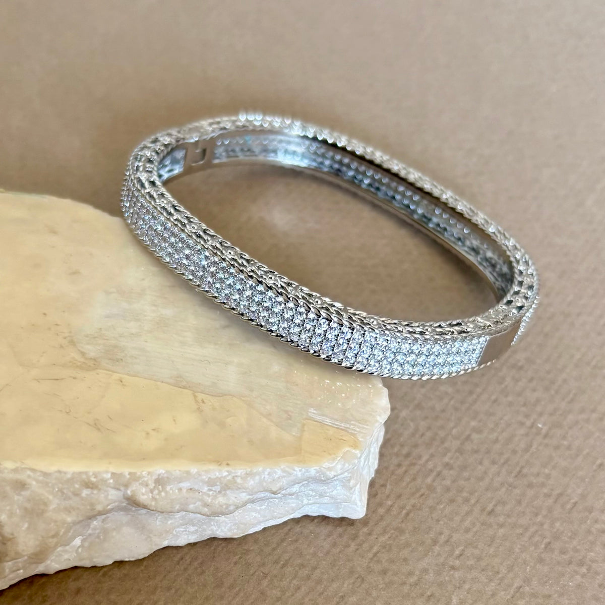 Varnelle 02 | White Gold Plated Bangle