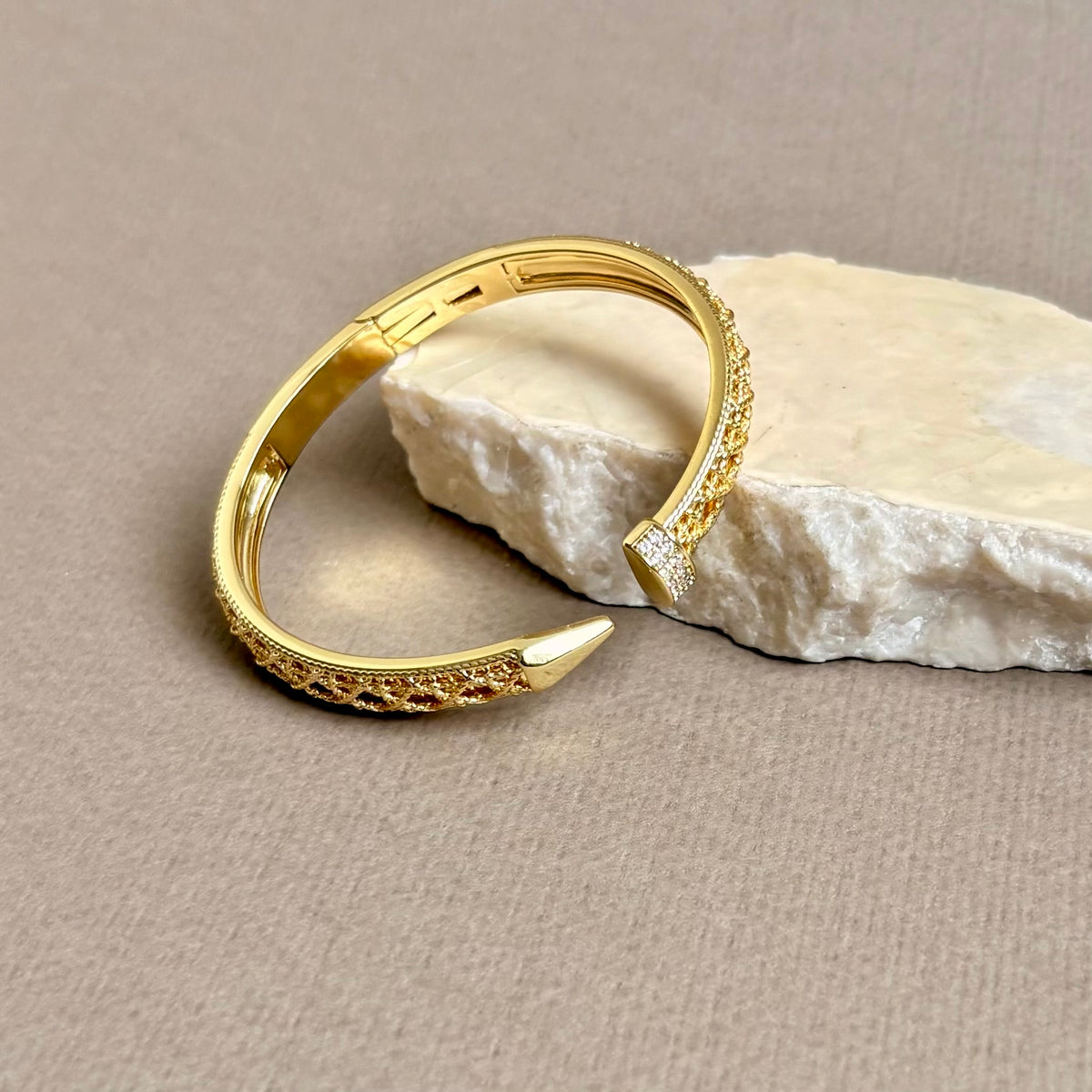 Dareon | Gold Plated Bangle